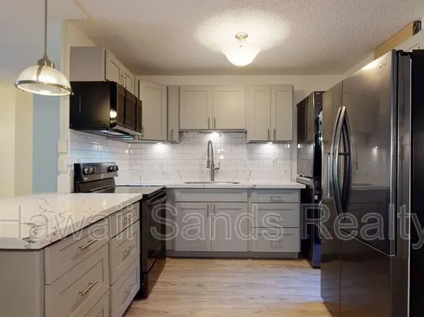 95-273 Waikalani Dr APT D302, Mililani, HI 96789
