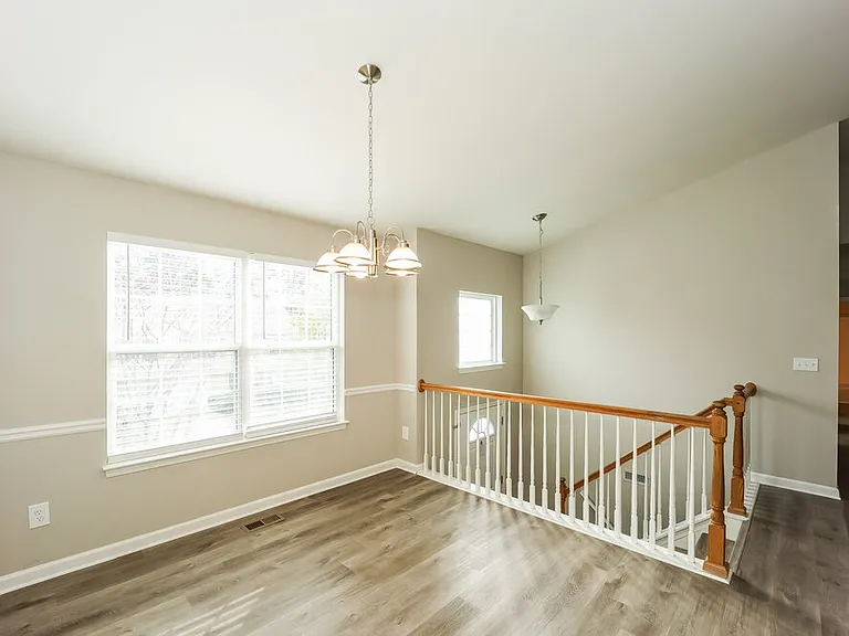 575 Sycamore Dr — Photo 7