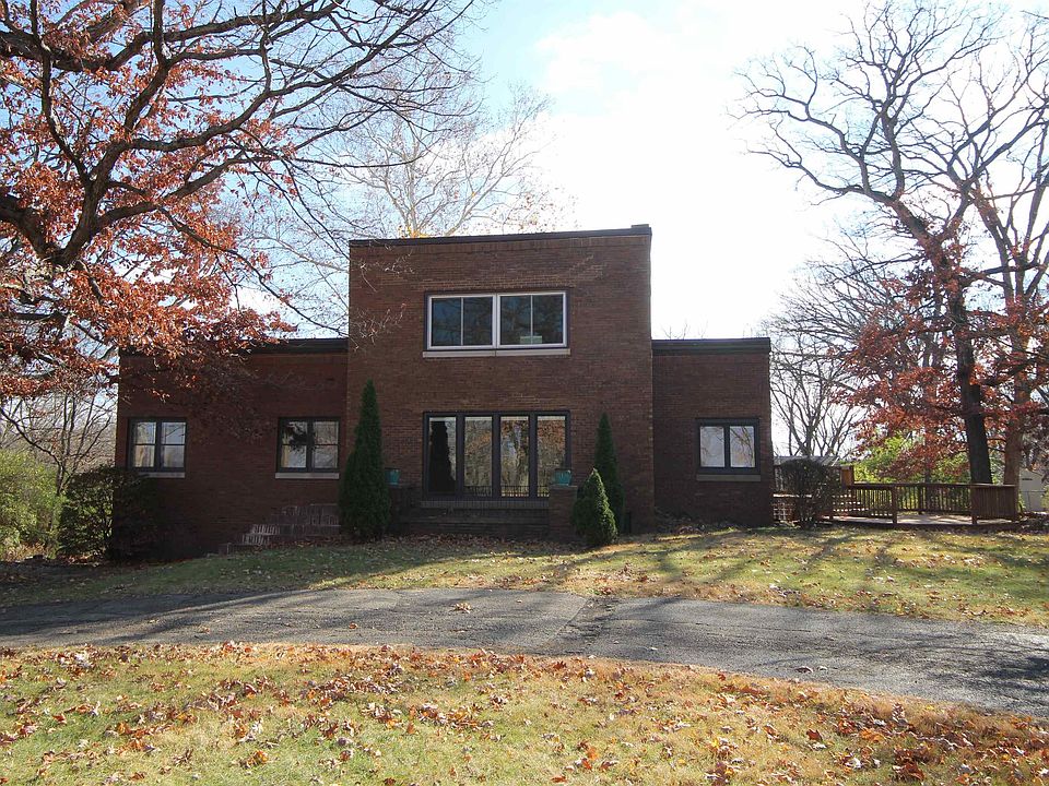 1st image of 724 Fondulac Dr
