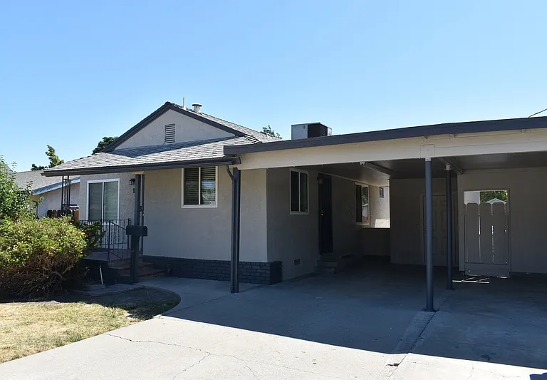 1333 Frank Ave — Photo 2