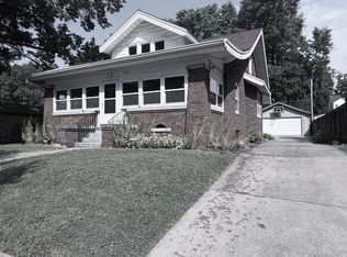 1106 E Olive St, Bloomington, IL 61701