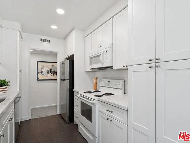 540 Kelton Ave #2A — Photo 6