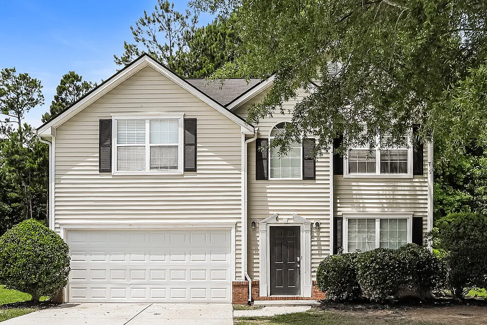 3 bed, 2.5 bath, 1888 sqft, $2,090 — Photo 1