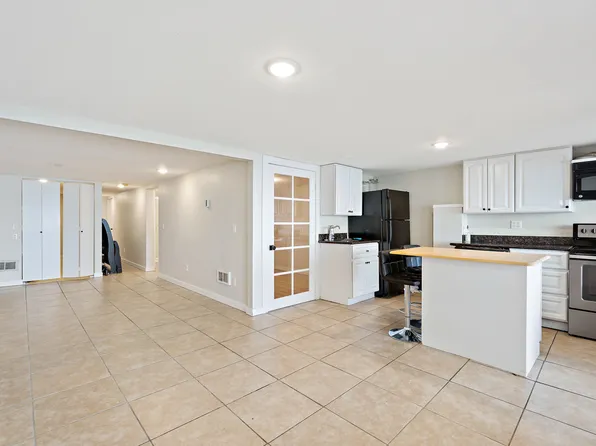 4703 Beach Dr SW, Seattle, WA 98116