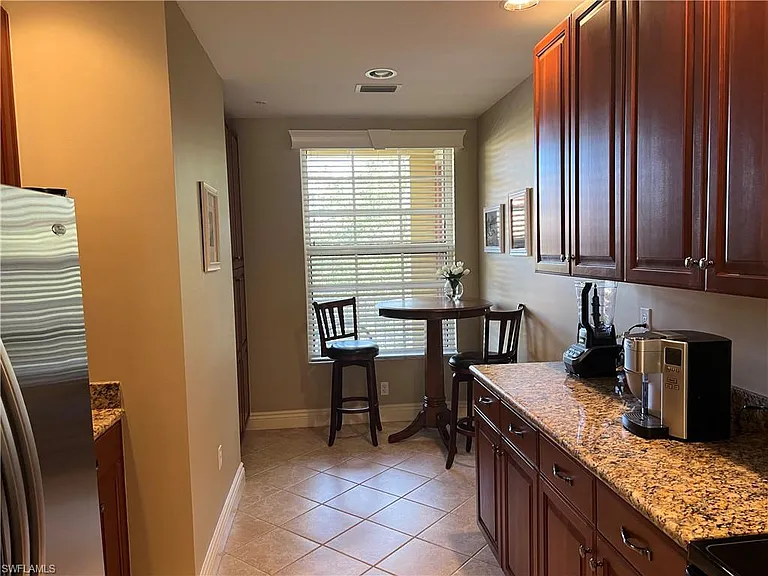 5068 Annunciation Cir #4211 — Photo 8