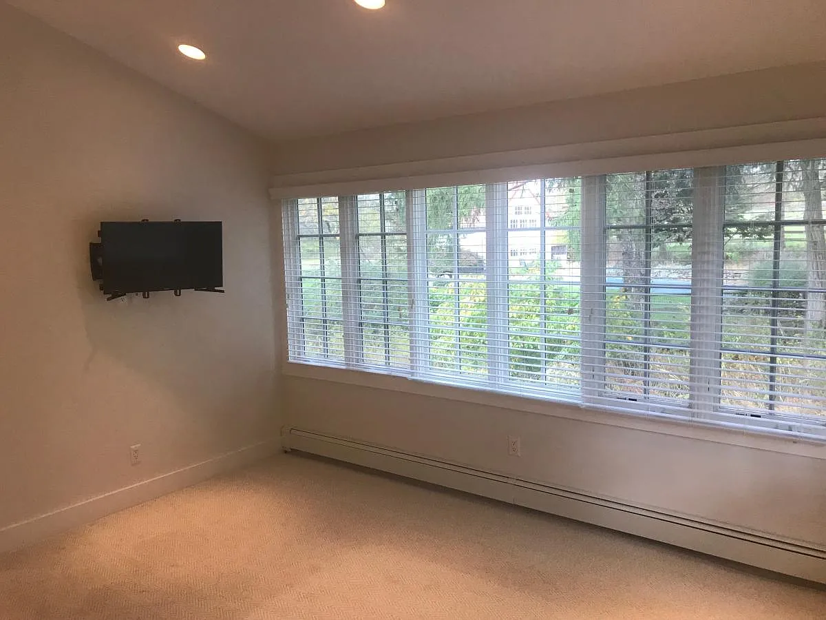 2 bed, 1350 sqft, $2,500 — Photo 2