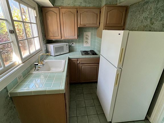 4th image of 2202 Vera Ave #A
