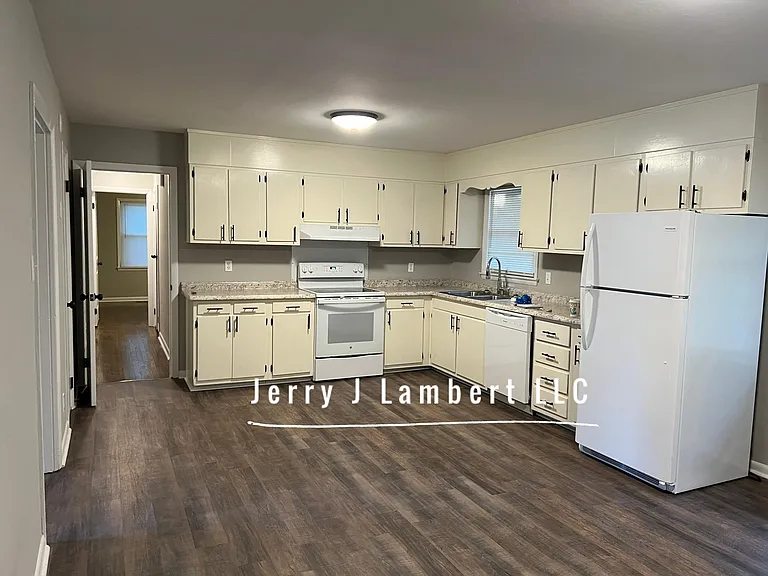 5330 Maryland Dr — Photo 4
