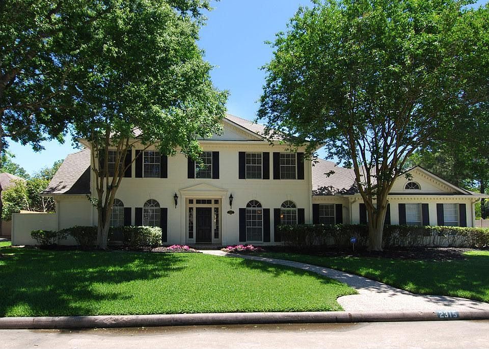 1st image of 2315 Stately Oak St