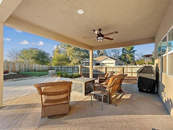 4th image of 6627 Almas Ln