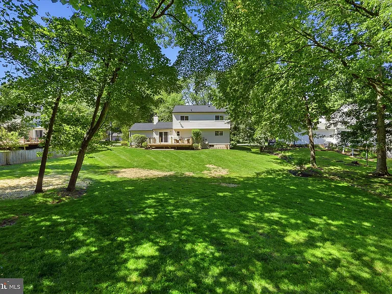 2412 Rosedown Dr — Photo 29