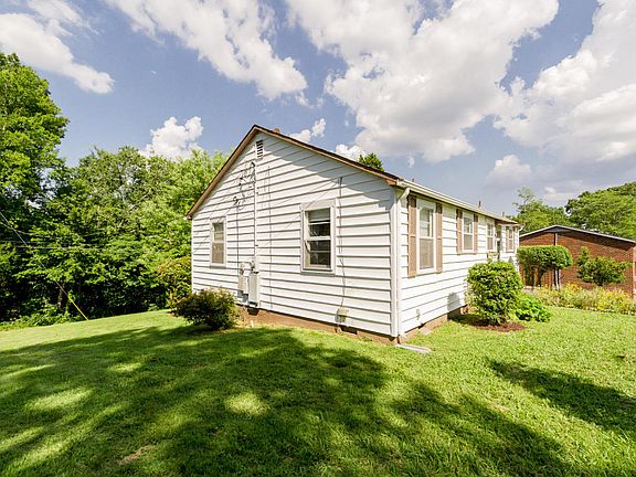 4th image of 5819 Fairhill Ln