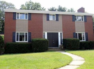 1343 Akehurst Rd, Pittsburgh, PA 15220