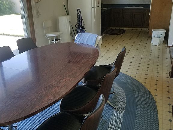 Dinning room into Kitchen
