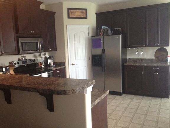 4th image of 133 Chapel Lake S