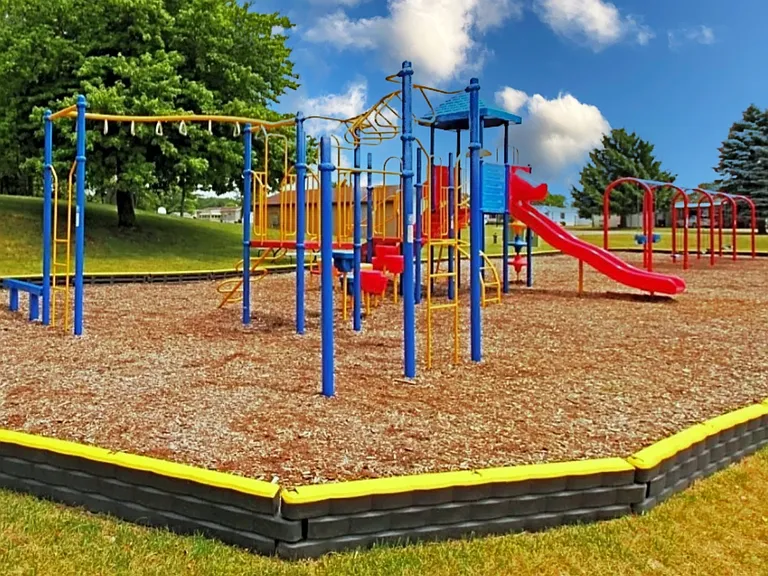 Hickory Hills Village — Photo 9