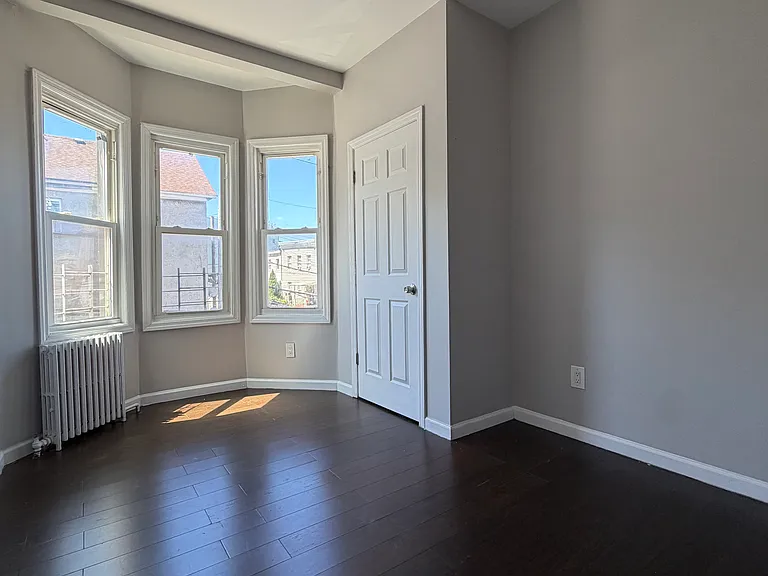 112 Beech St #3 — Photo 2