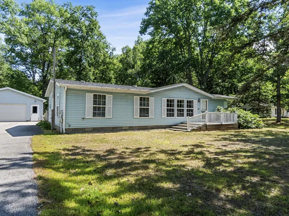 4735 Forest Trl, Indian River, MI 49749
