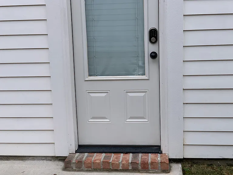 425 Live Oak Dr — Photo 18