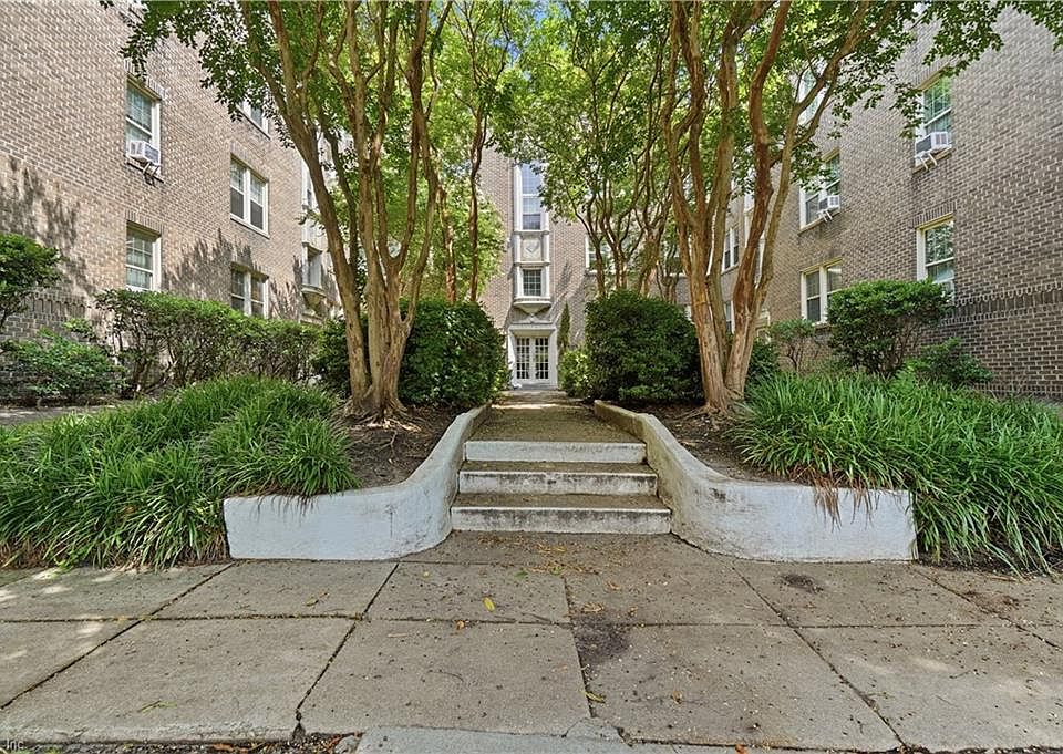 1st image of 940 Gates Ave #3C