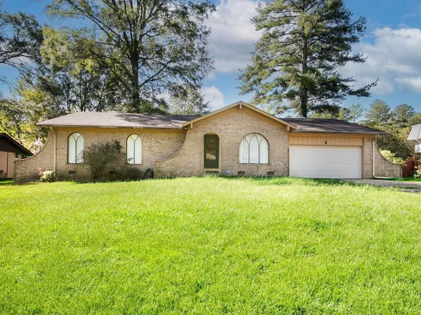 134 Foxdell Cir, Jacksonville, AR 72076