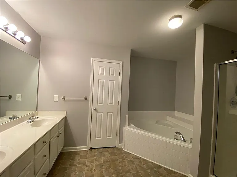 397 Creek Manor Way — Photo 24