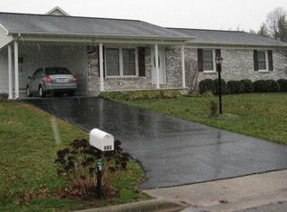 680 Rolling Hills Dr, Wytheville, VA 24382