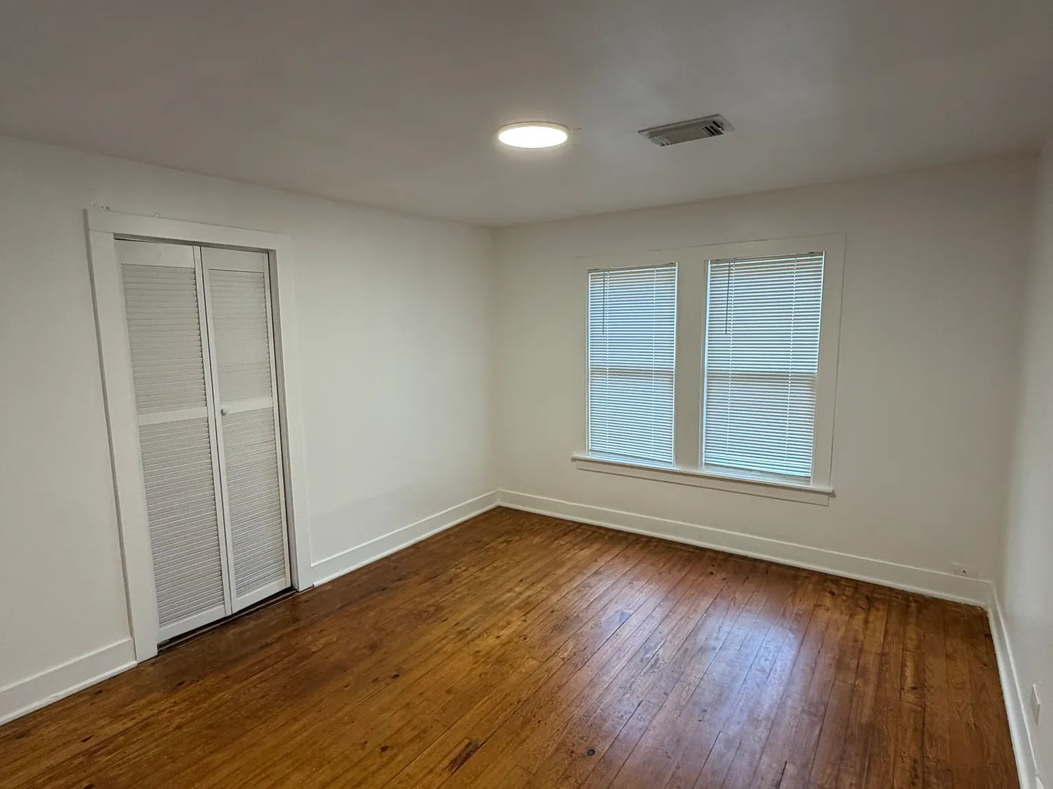 3 bed, 1100 sqft, $1,650 — Photo 3