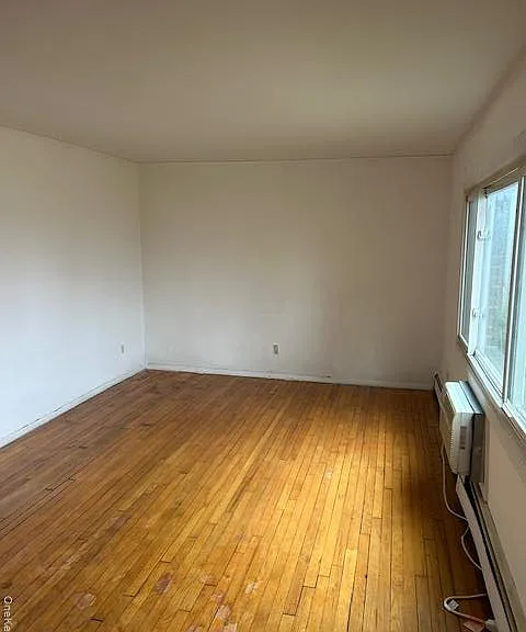 639 S Wellwood Ave #B6 — Photo 4