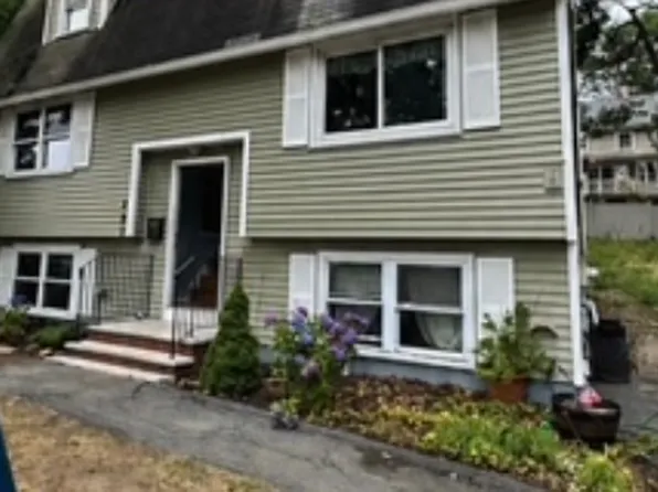 251 Butman Rd, Lowell, MA 01852