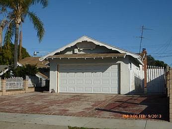 1st image of 842 N Sacramento Ave