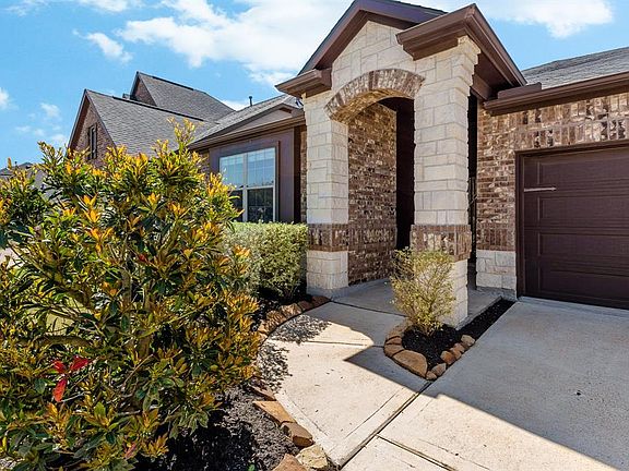3rd image of 27307 Aspen Falls Ln