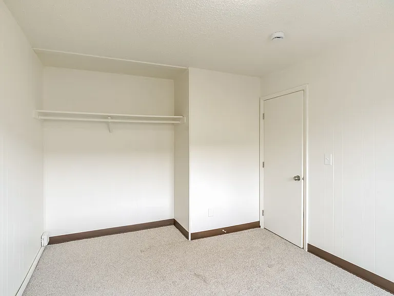 Salem Parkway — Photo 20