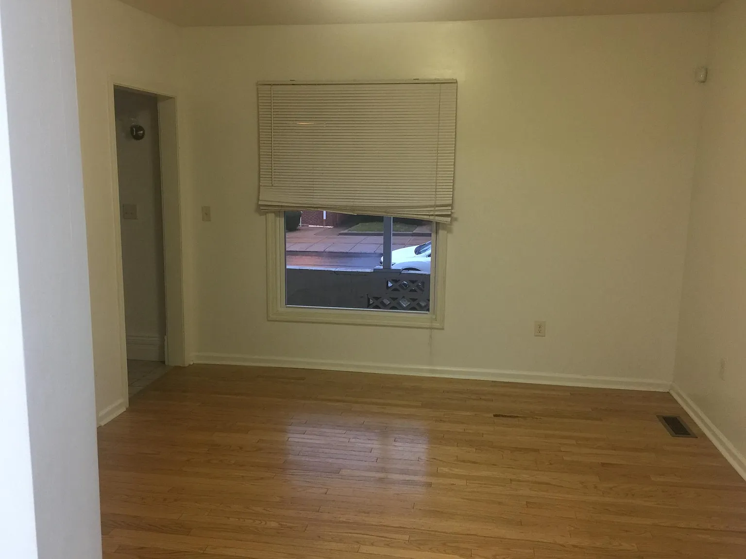 723 W 9th St — Photo 4