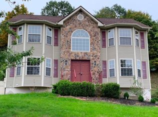 13 Anna Ct, Middletown, NY