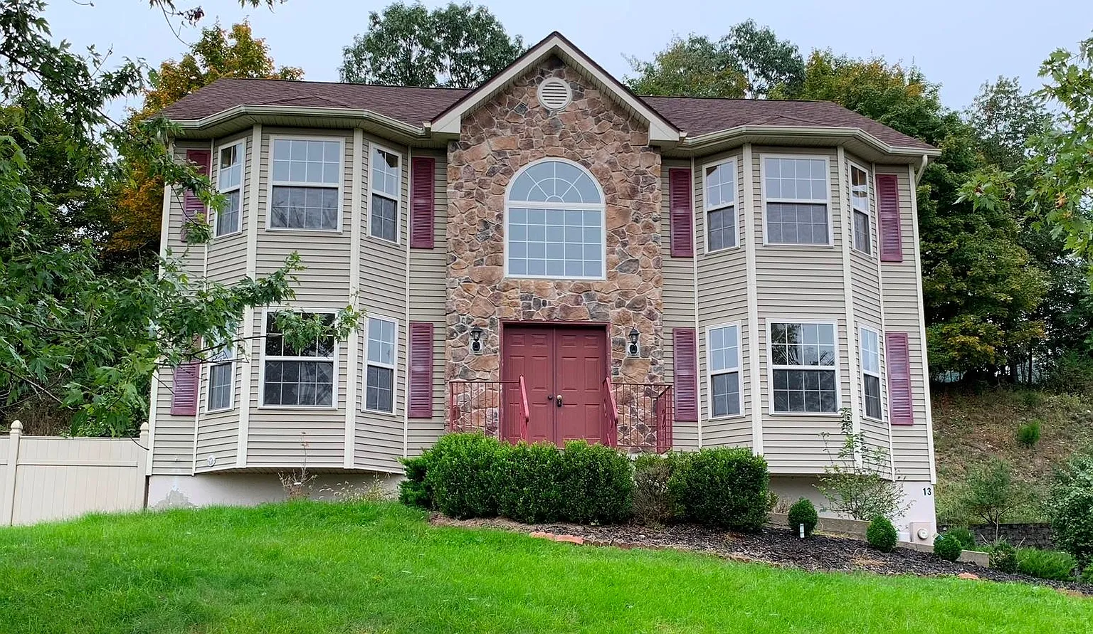 13 Anna Ct photo 1