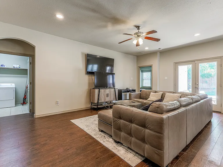 2609 Forest Park Blvd — Photo 2