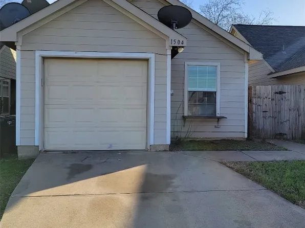 1504 Pine Ln, Fort Worth, TX 76140