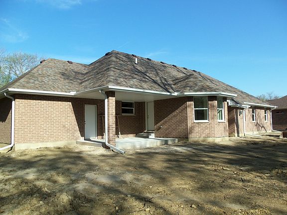 4th image of 1045 Shadow Wood Dr