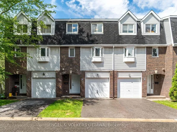8 Almond Ln, Ottawa, ON K2L 3T2