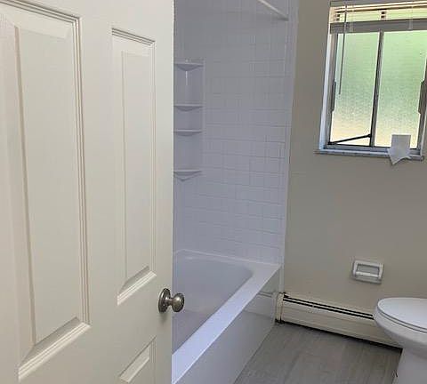 5th image of 4438 Hamilton Ave #1