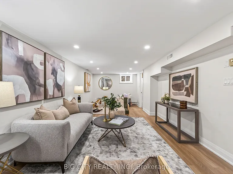26 Carondale Cres — Photo 43