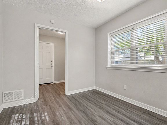 4th image of 2304 Twilight Cir