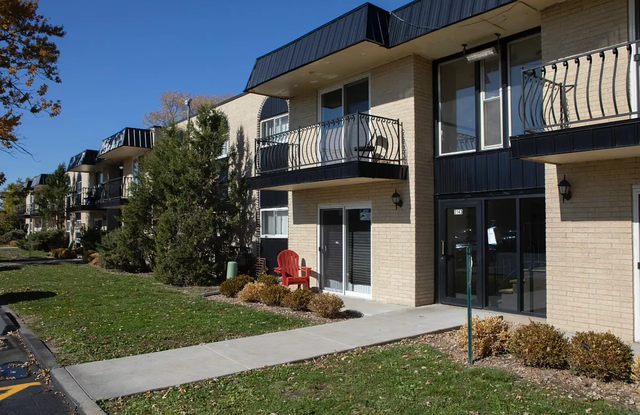 2 bed, 724 sqft, $1,400 — Photo 1