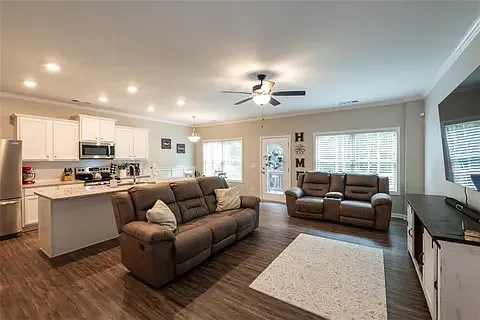819 Ash St — Photo 22
