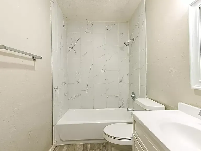 4634 Fordham St — Photo 33