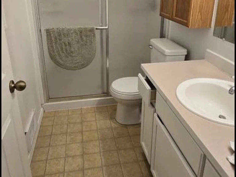 530 NW Carolyn Ln — Photo 17