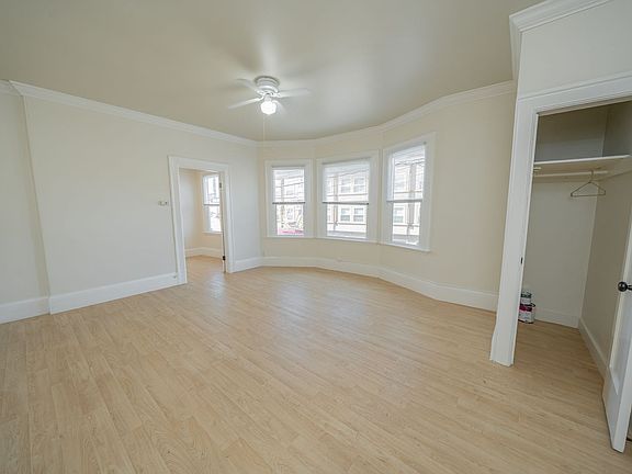 3rd image of 4056 Piedmont Ave #6
