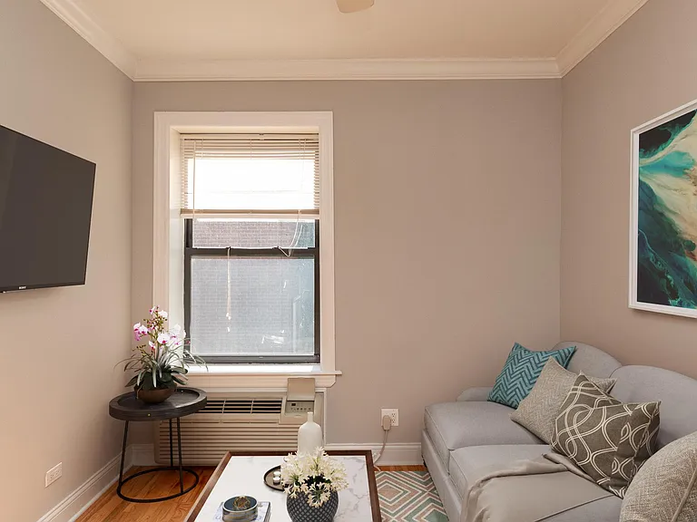 1632 W. Belmont — Photo 20