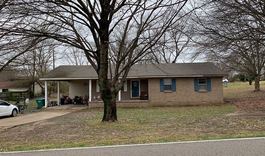 1st image of 239 Maple Hill Dr